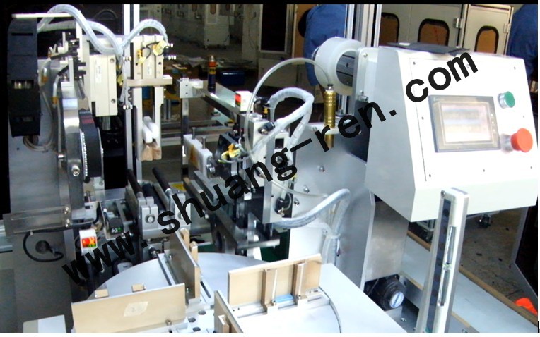 軟包(bao)電池自動貼膜(mo)機